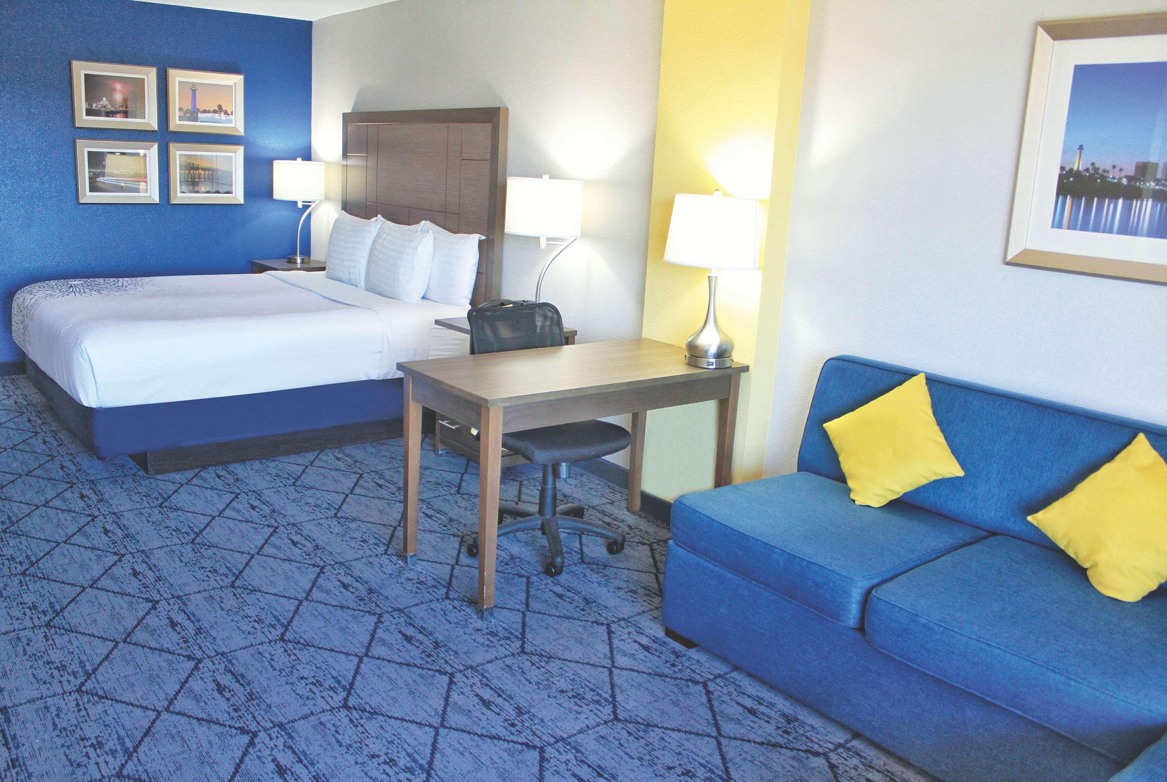 La Quinta By Wyndham Ne Long Beach/Cypress Hawaiian Gardens Ngoại thất bức ảnh