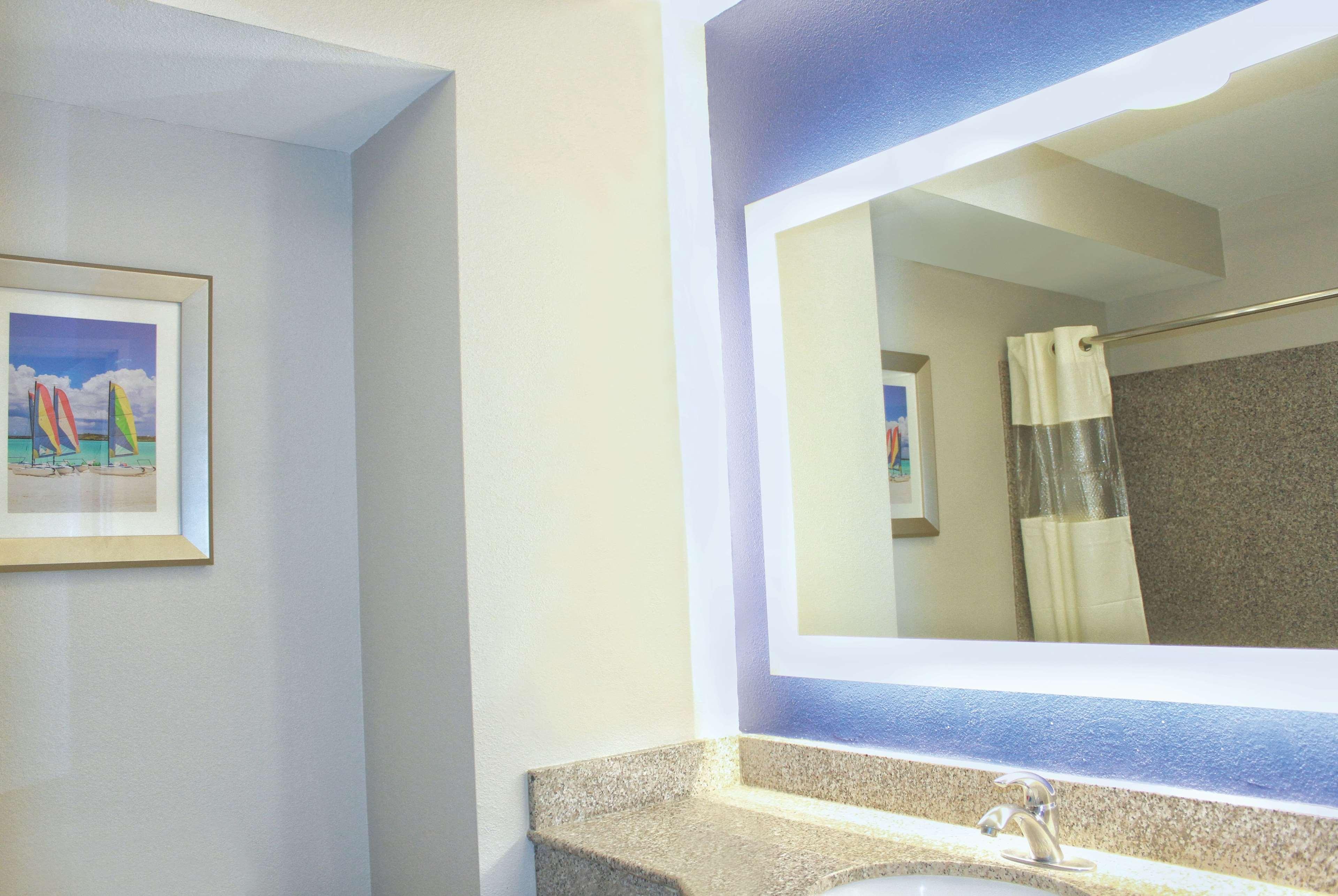 La Quinta By Wyndham Ne Long Beach/Cypress Hawaiian Gardens Ngoại thất bức ảnh