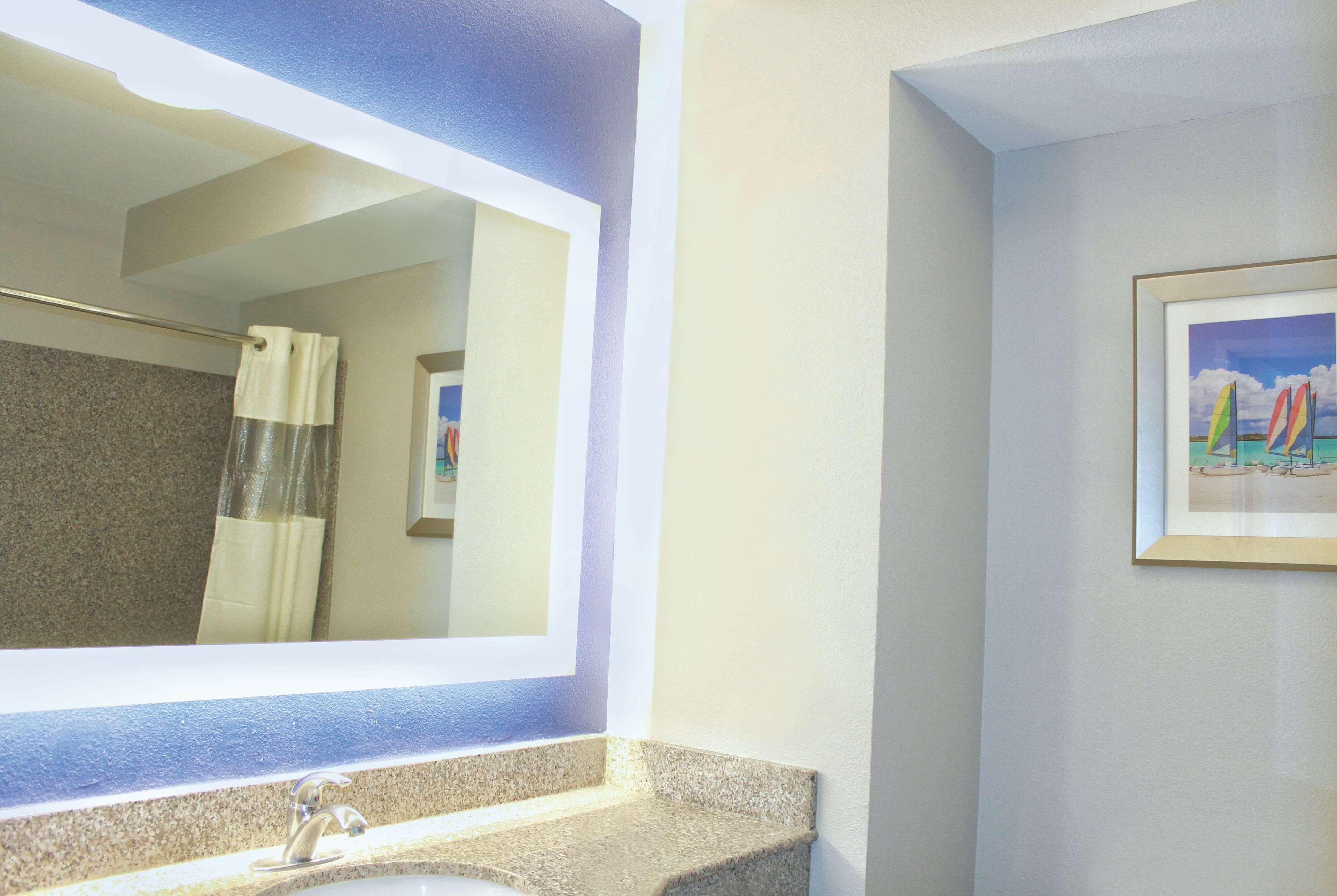 La Quinta By Wyndham Ne Long Beach/Cypress Hawaiian Gardens Ngoại thất bức ảnh