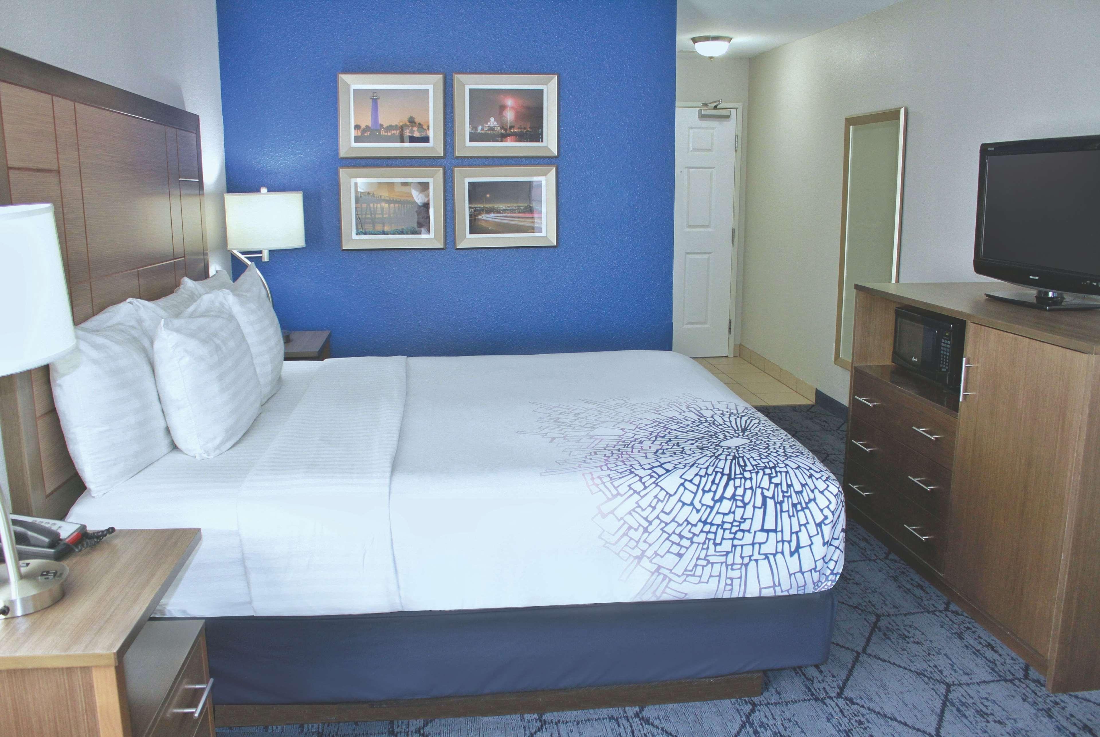 La Quinta By Wyndham Ne Long Beach/Cypress Hawaiian Gardens Ngoại thất bức ảnh